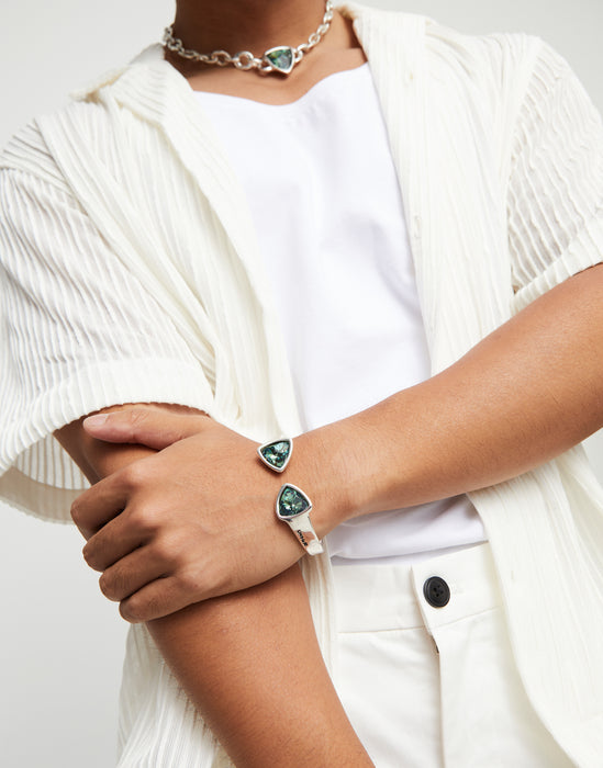 UNO DE 50-Bracciale spesso placcato argento Sterling con due cristalli sfaccettati verdi